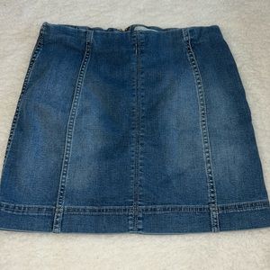 Jolt jean skirt